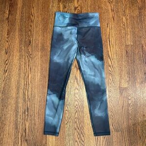 ATHLETA Elation 7/8 Leggings Tie Dye Printed Green Balck GUC Sz XS